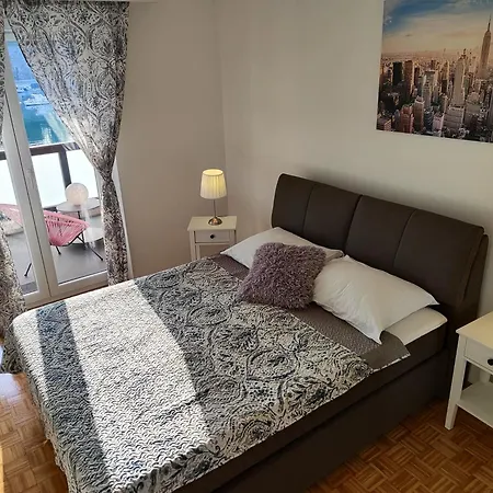 Cozy Jole شقة